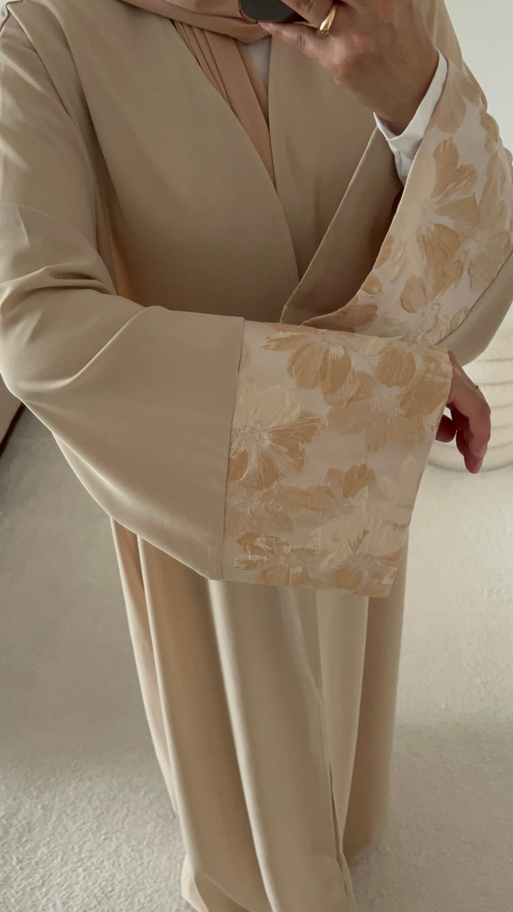 Kimono Beige aux manches fleuries